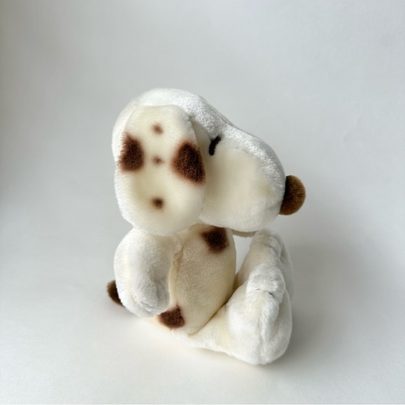 Snoopy Plush - Picture 2 of 7